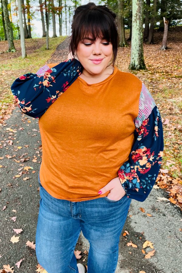 Gyzyem Floral Textured Top